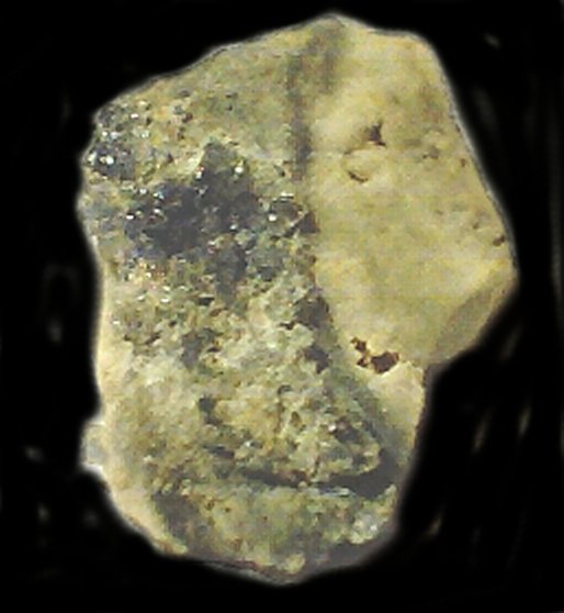 benitoite.jpg - 41907 Bytes