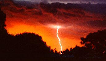 lightning.jpg - 12178 Bytes