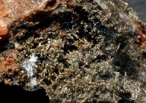 minchloralgirite2.jpg - 32286 Bytes