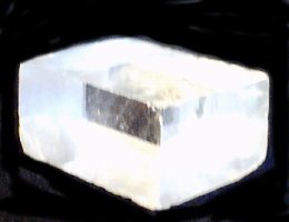 opticalcalcite.jpg - 7473 Bytes