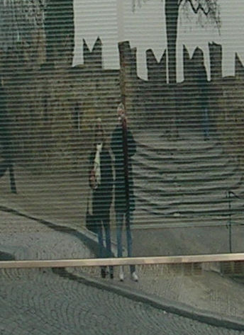 p33.jpg - 44390 Bytes