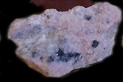 rhodonite3.jpg - 9207 Bytes