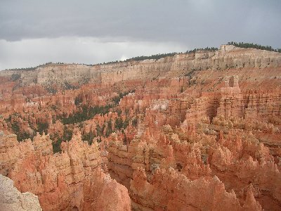 usabrycecanyonsm.jpg - 38408 Bytes