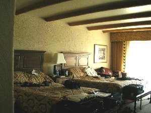 usacamelbackroom.jpg - 20286 Bytes
