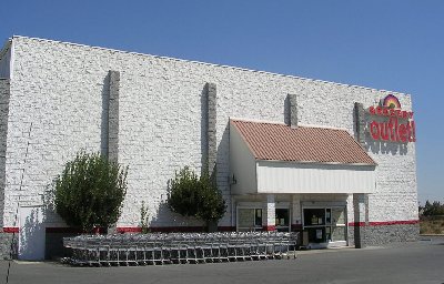usaoutlet.jpg - 32322 Bytes