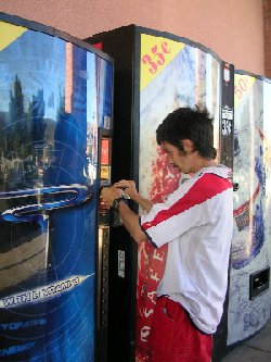 usasafewaywater.jpg - 27589 Bytes