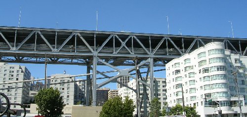 usasfbaybridge.jpg - 43081 Bytes