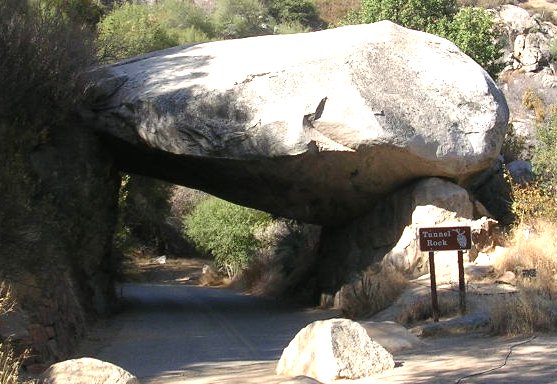 usatunnelrock.jpg - 61046 Bytes