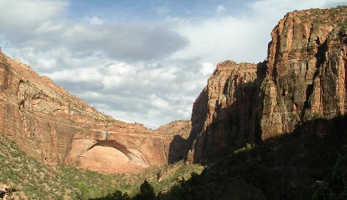 usazionarch.jpg - 42670 Bytes